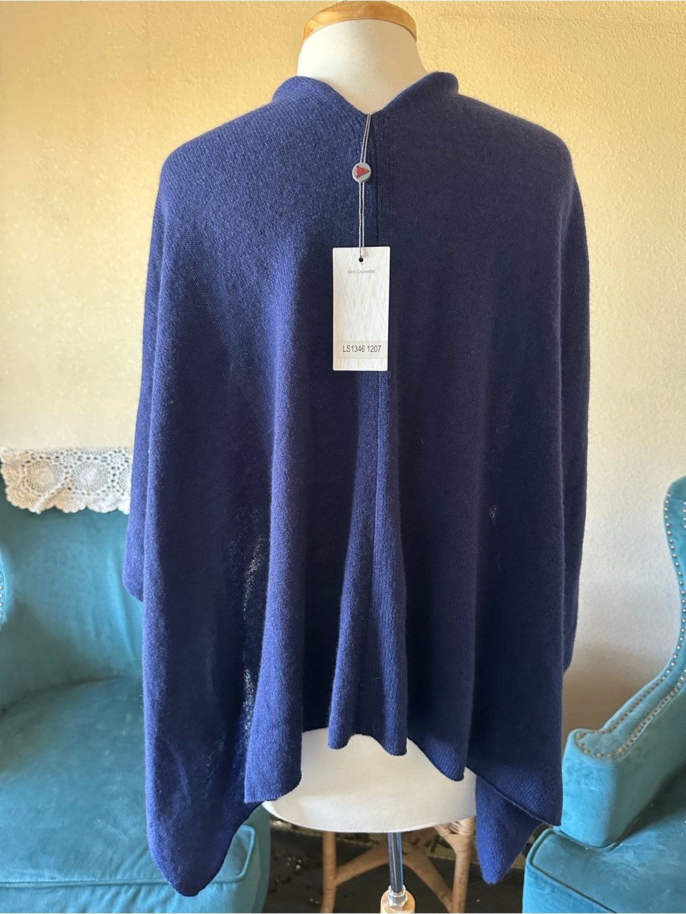 ✨Claudia Nichole Alashan 100% Cashmere Poncho Capelet Royal Blue NWT - Picture 2 of 9